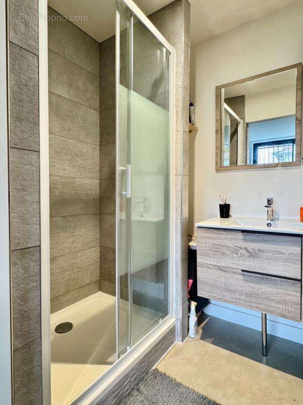 Appartement à MEYZIEU