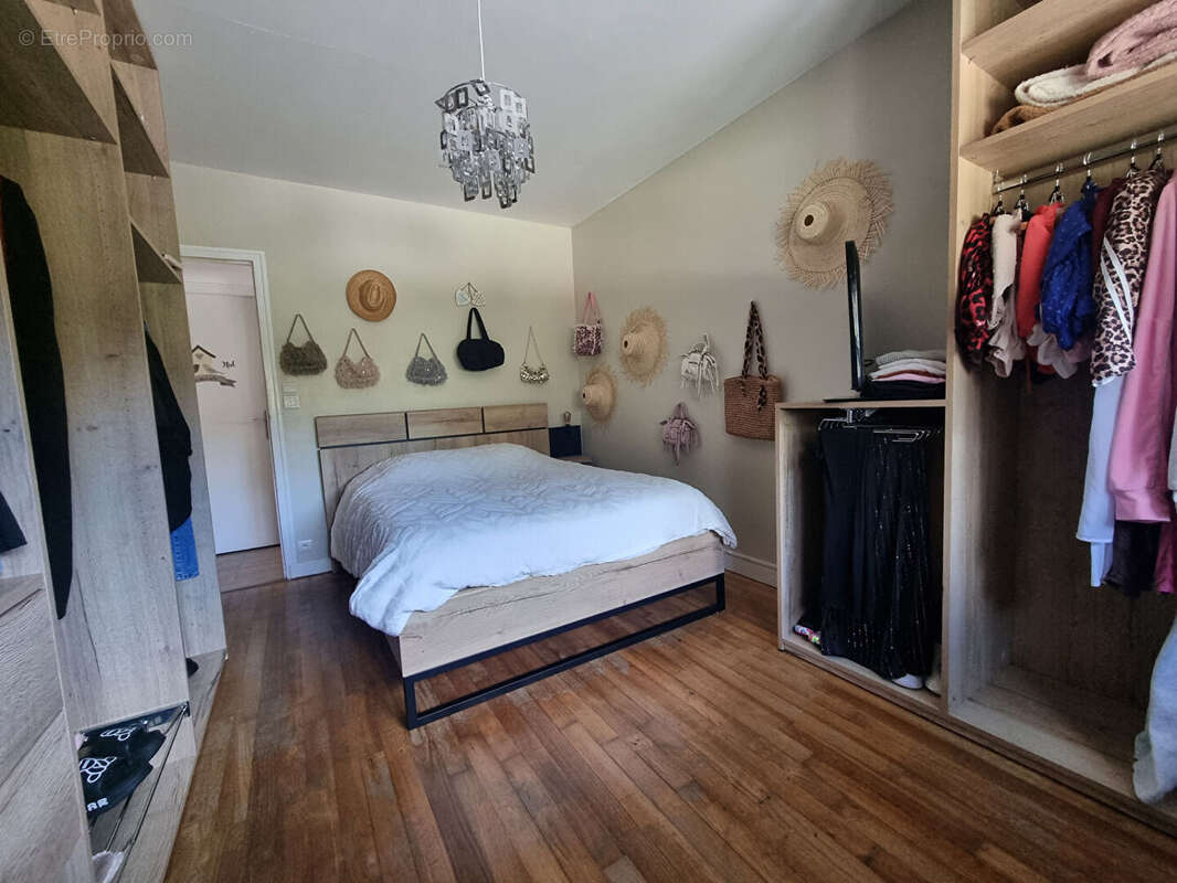 Appartement à PEILLAC