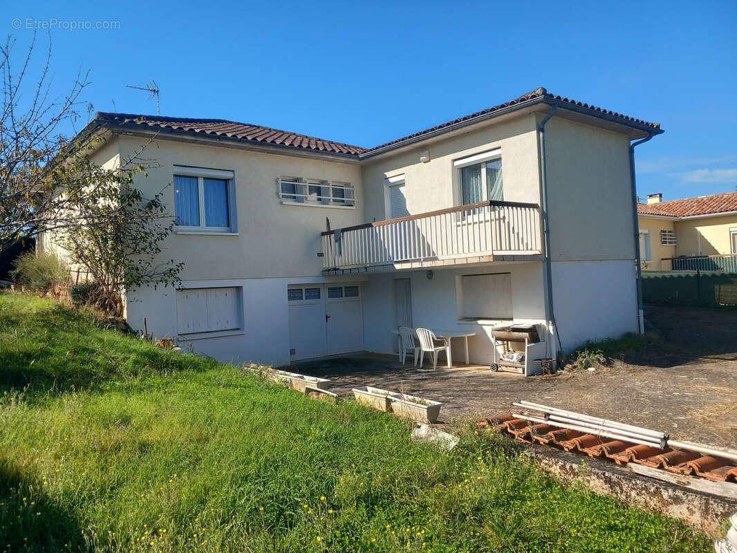 Maison à MONTAYRAL
