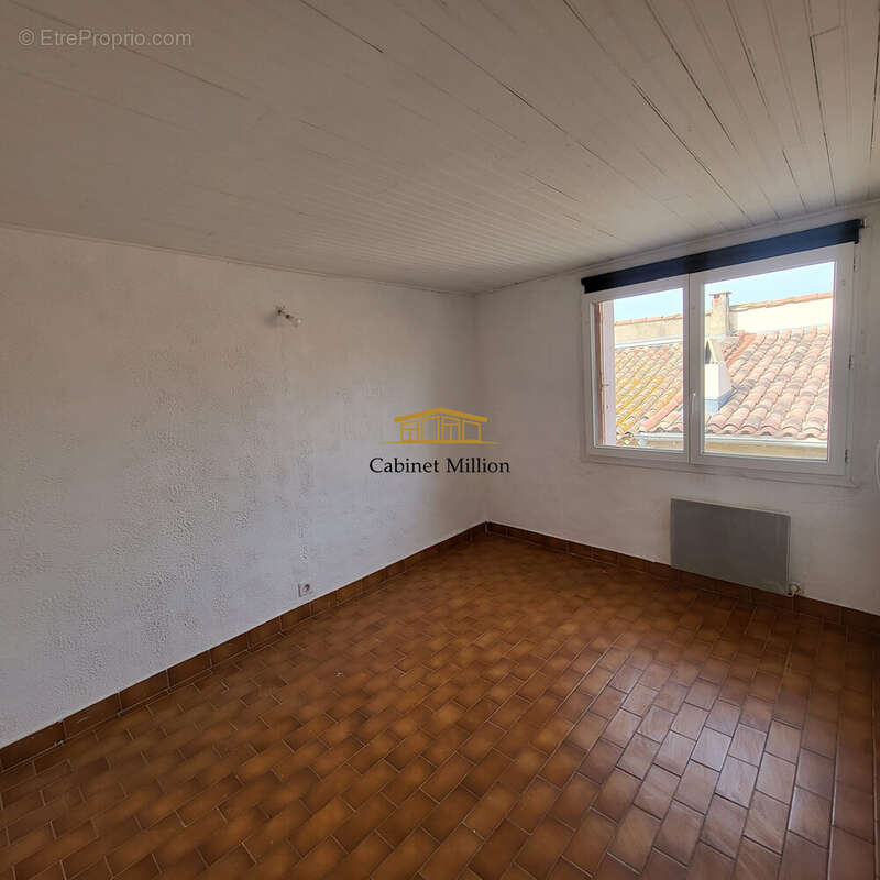 Maison à VIC-LA-GARDIOLE