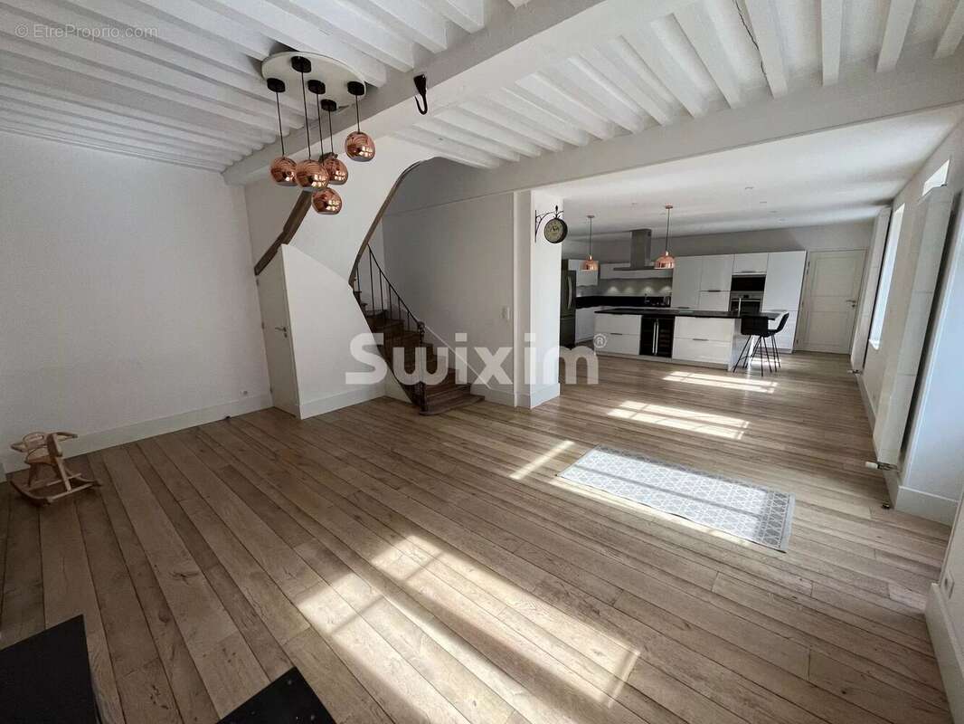 Maison à OUROUX-EN-MORVAN