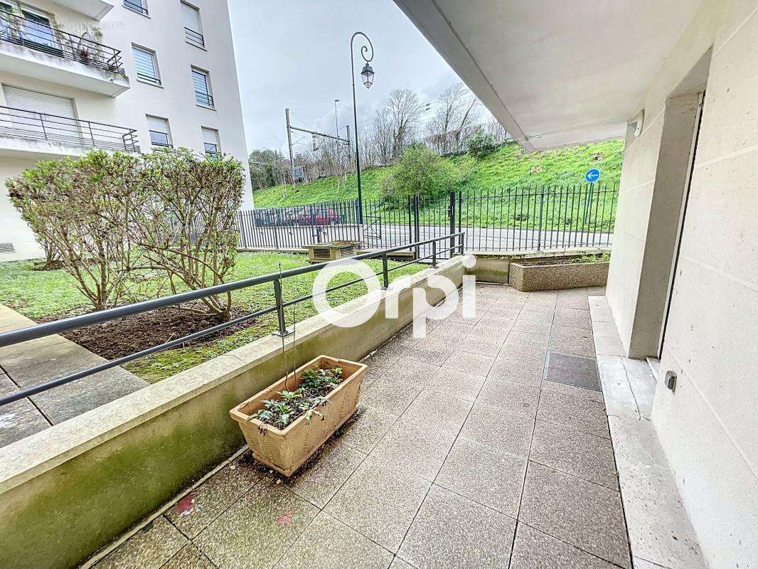 Appartement à HARDRICOURT