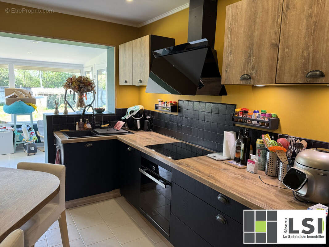 Maison à NEUF-MESNIL