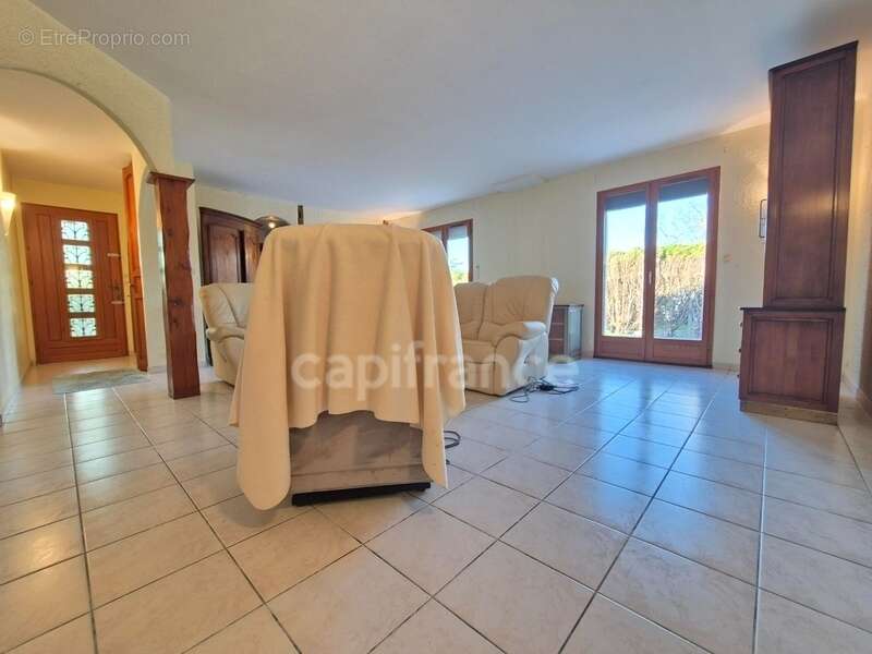 Maison à vendre 7 pièces SAINT GEORGES DE DIDONNE (17) - Grand Garage - Terrain de 945m² - photo 9