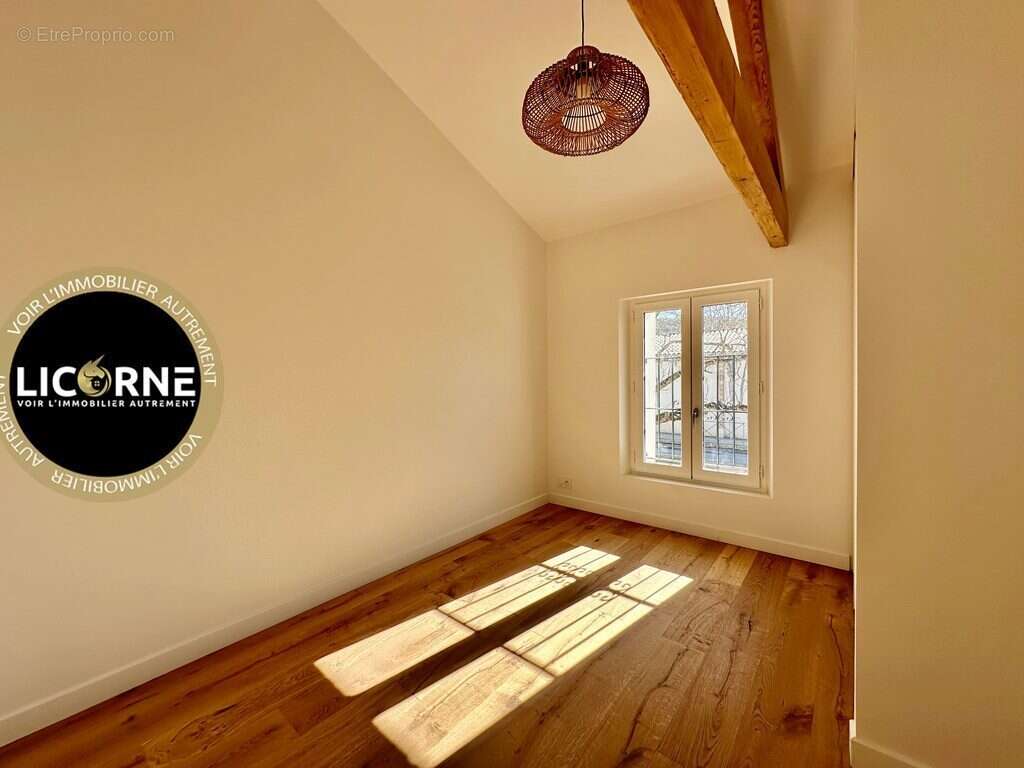 Maison à LE PUY-SAINTE-REPARADE