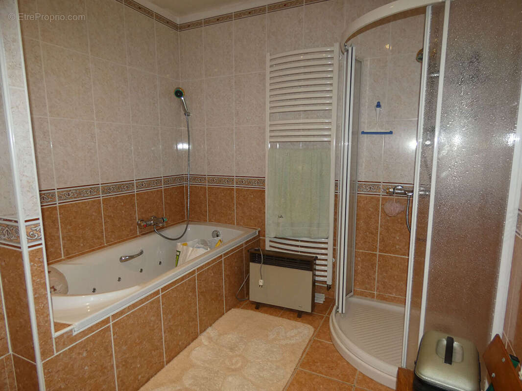 Maison à SAINT-HILAIRE-DU-HARCOUET