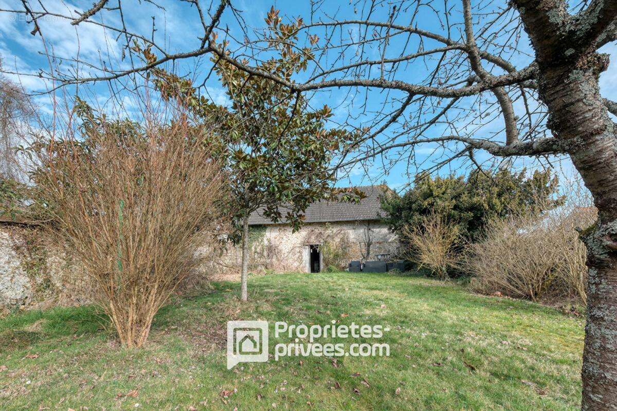 Maison à FONTENAY-LES-BRIIS