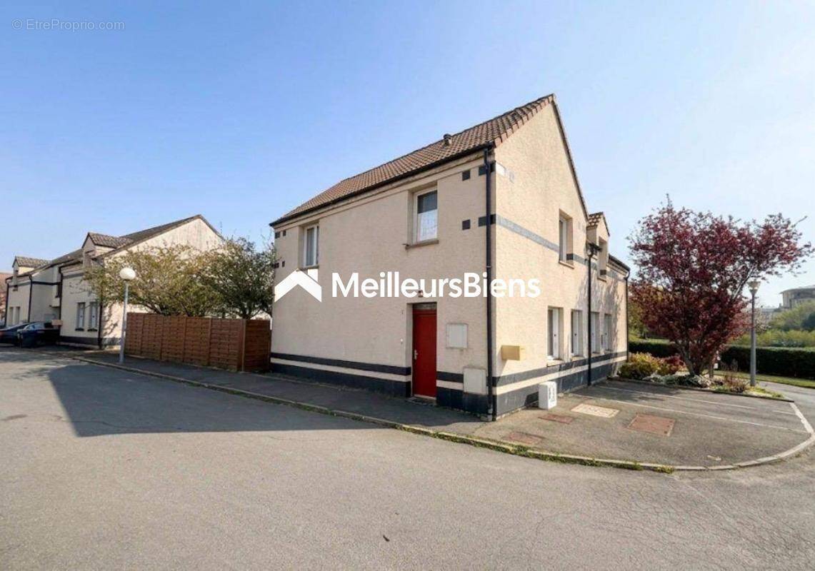 Maison à COURDIMANCHE