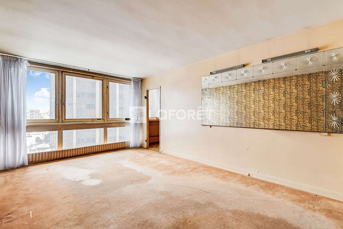 Appartement à PARIS-14E