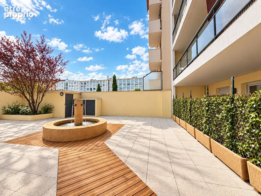 Villeurbanne Gratte-Ciel T2 35,39 m²  Quatrième étage avec balcons et garage - photo 10