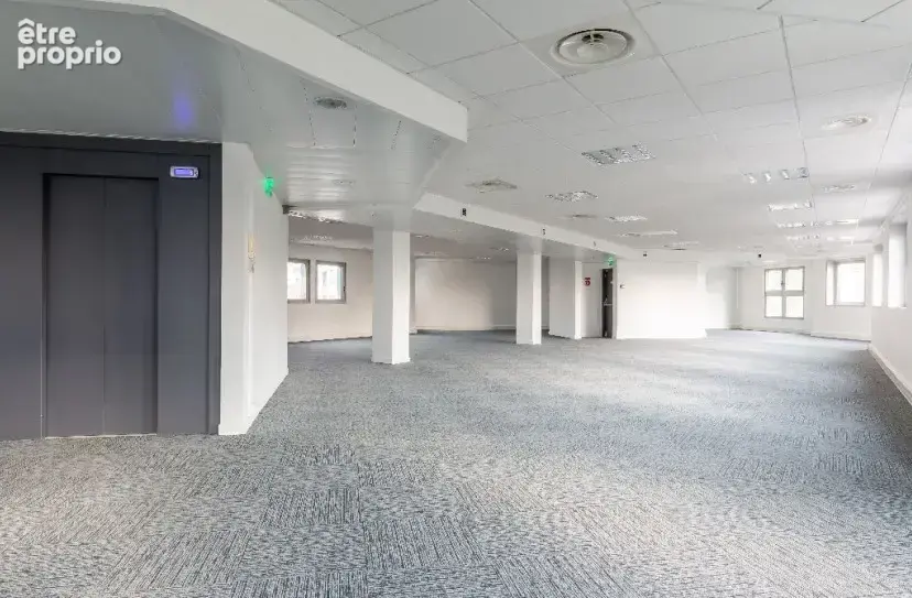 Bureaux à vendre de 2 504 m² divisibles - photo 4