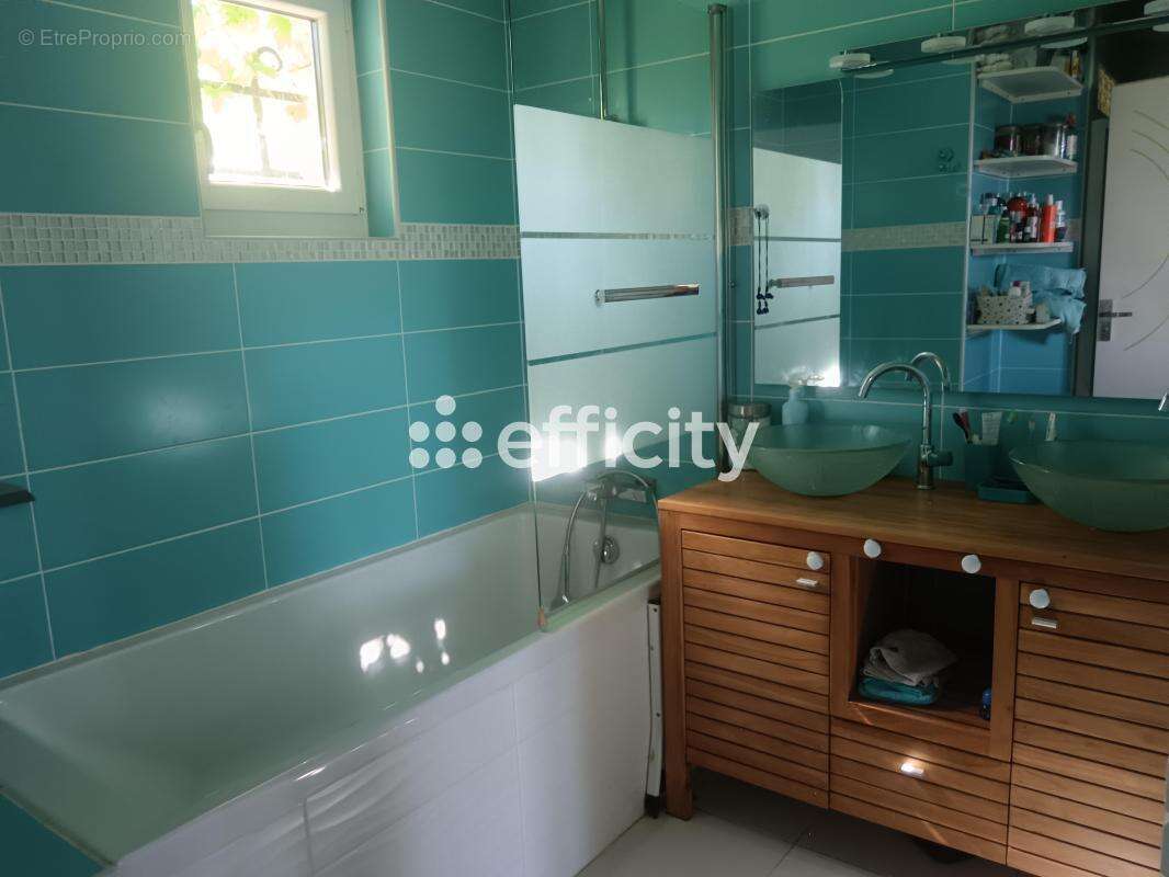 Maison 124 m² à Perigneux  - photo 10
