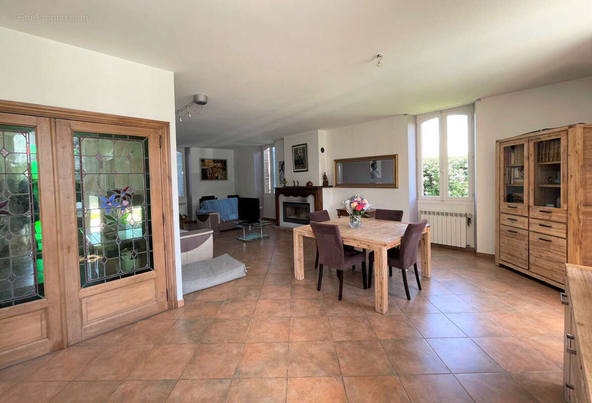 Maison à LA TOUR-DU-CRIEU