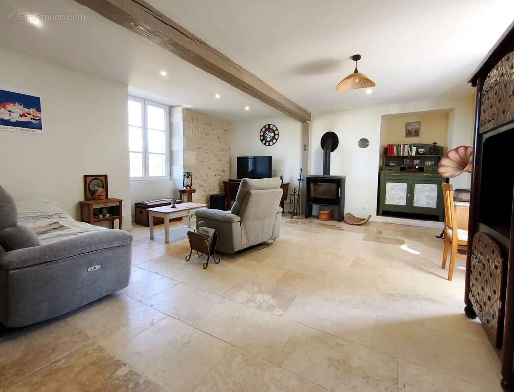 Maison en pierre avec 2 chambres - la bussiere - photo 11