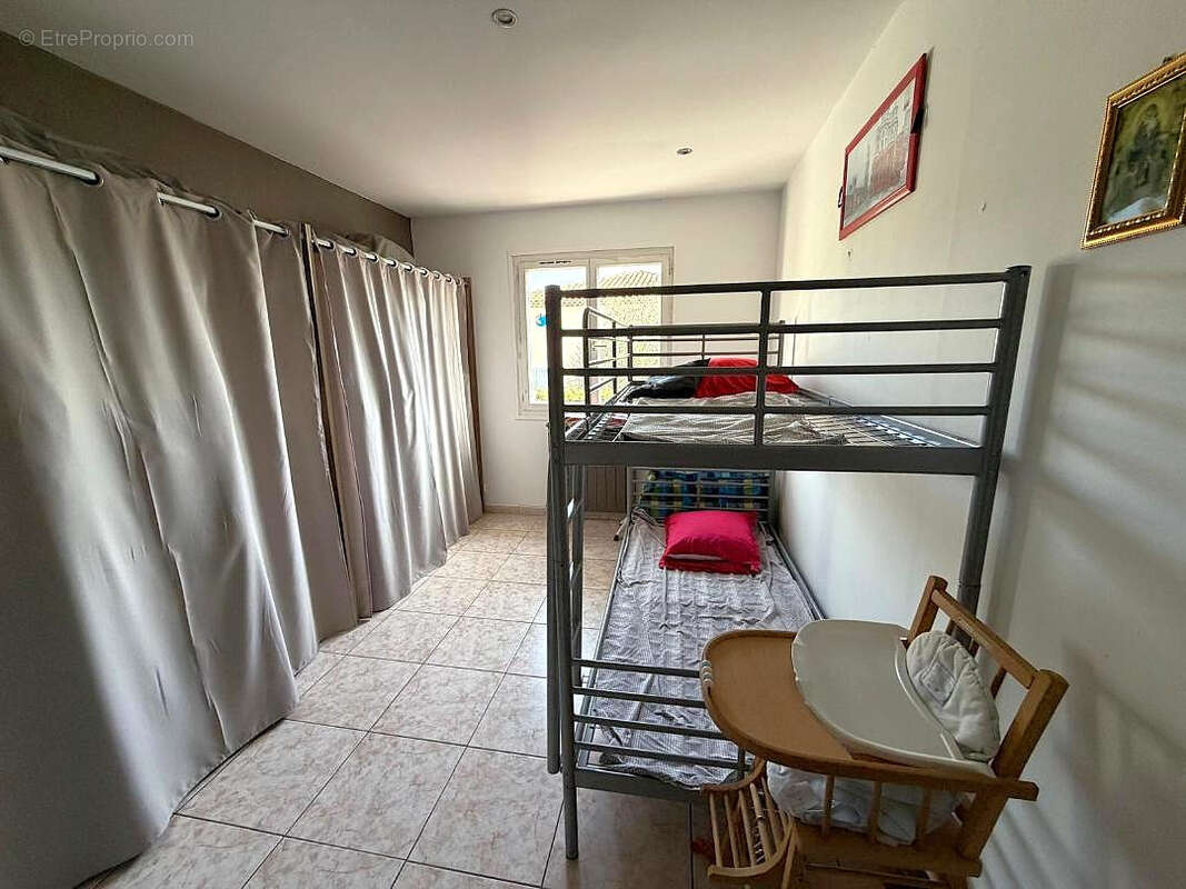 Maison à CHATEAUNEUF-LE-ROUGE