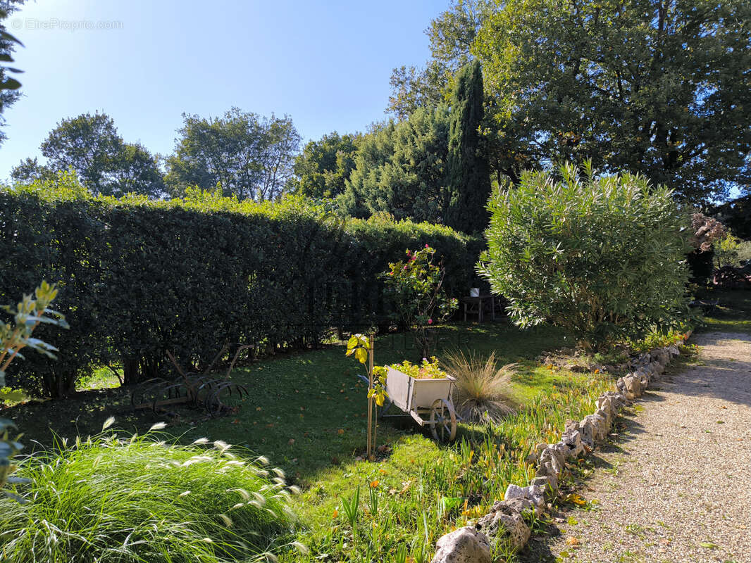 Maison à SAINT-LAURENT-LA-VERNEDE