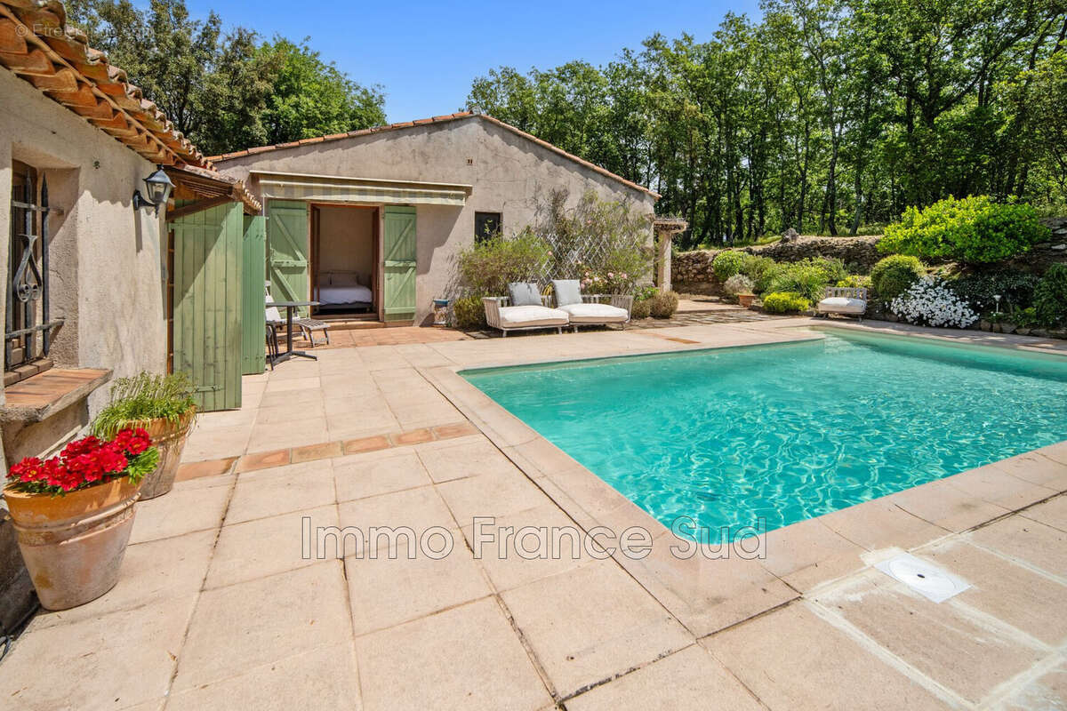 Maison à LA GARDE-FREINET