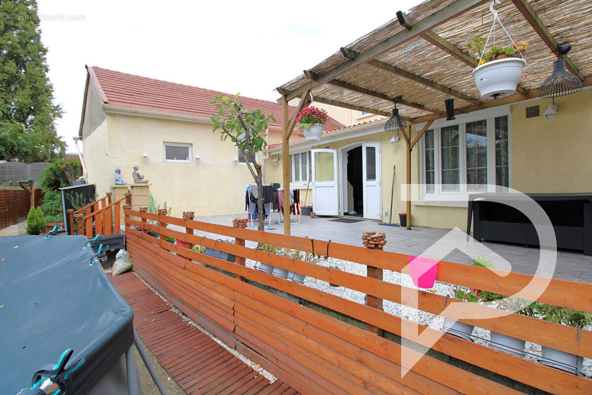 Maison à PONT-SAINTE-MAXENCE