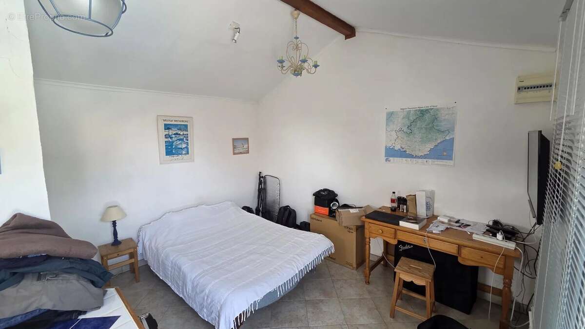 Maison à TOURRETTES