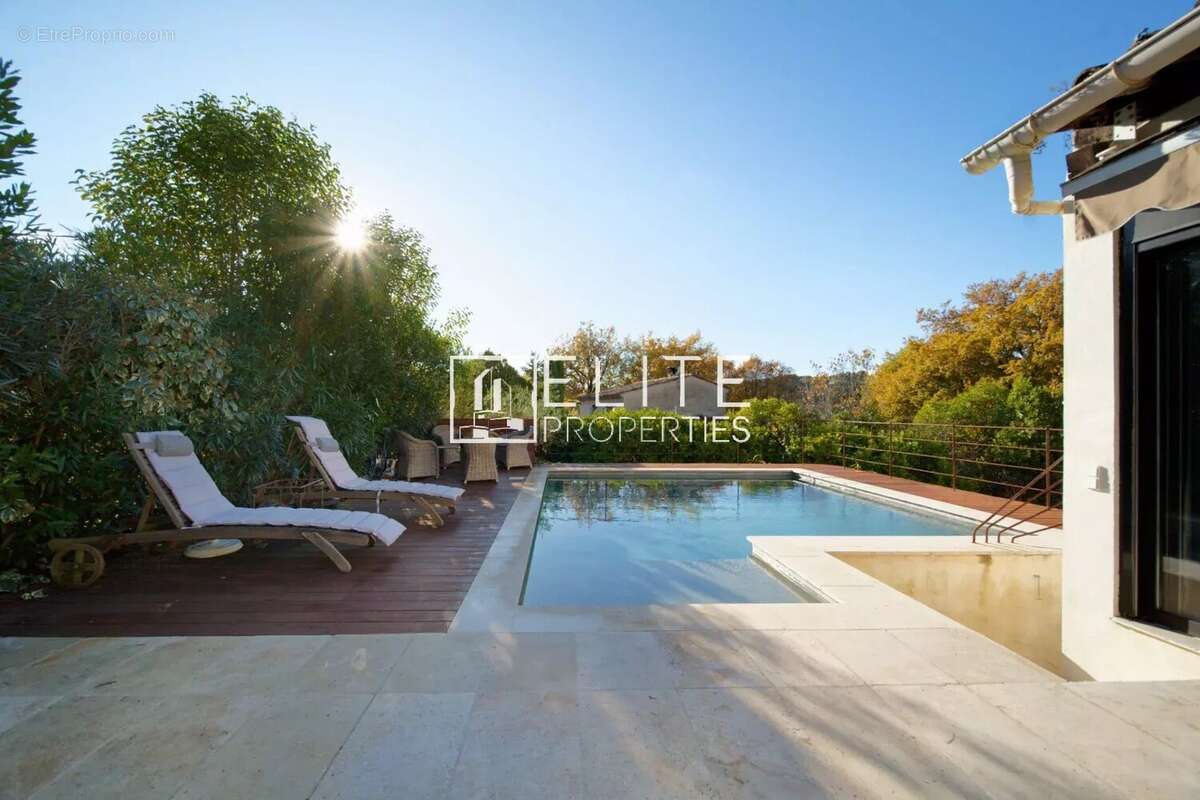 Maison à MOUANS-SARTOUX