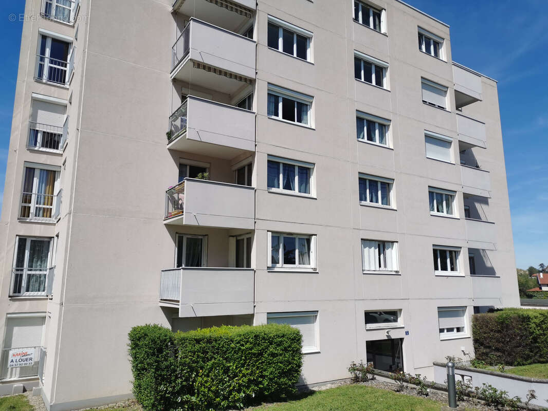 Appartement à SATHONAY-CAMP