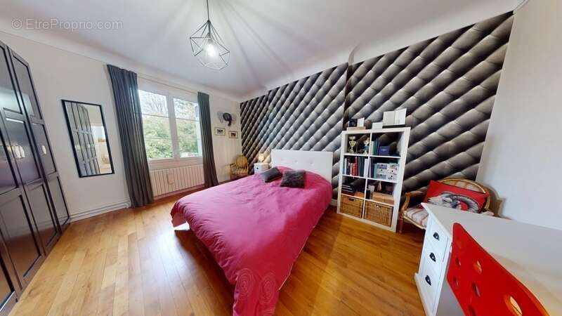 Maison à SAINT-CYR-SUR-LOIRE