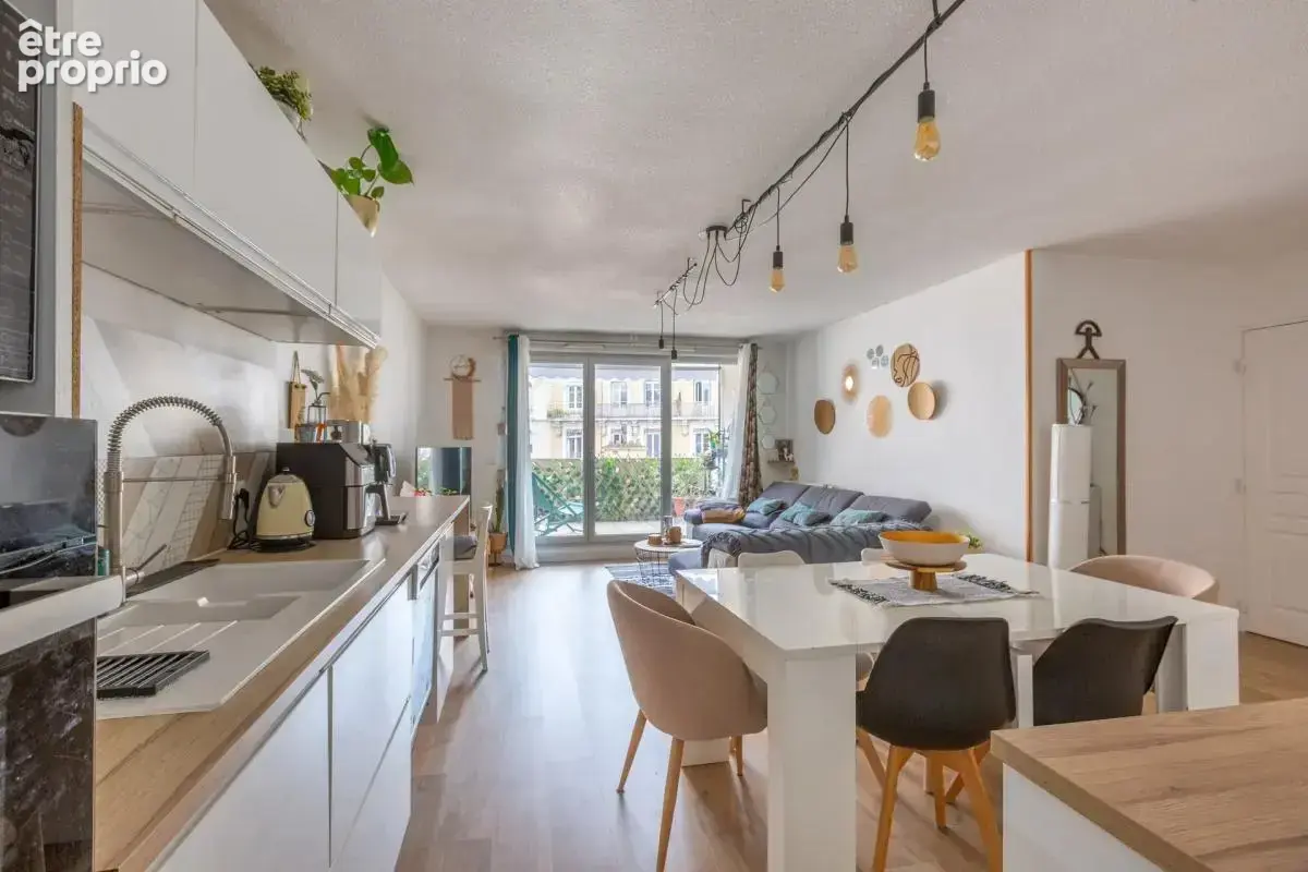 Appartement de 4 pièces de 86 m² avec garage à Villeurbanne - photo 3