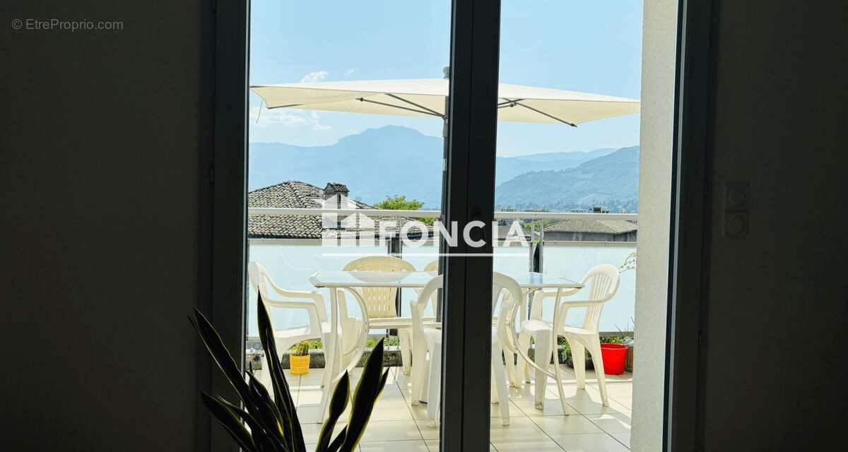 Appartement à MEYLAN