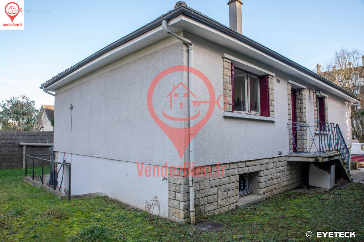 Maison à SAINT-DOULCHARD