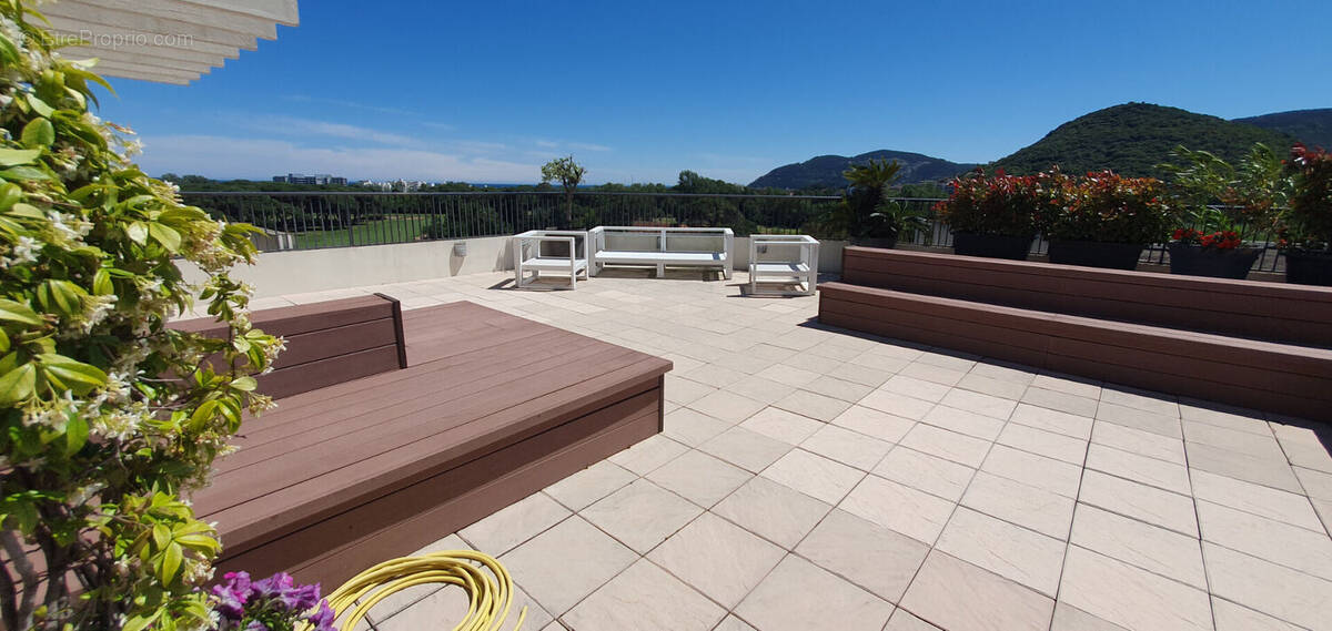 Appartement à MANDELIEU-LA-NAPOULE