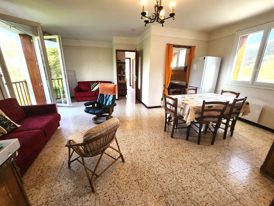 Maison à THORAME-BASSE