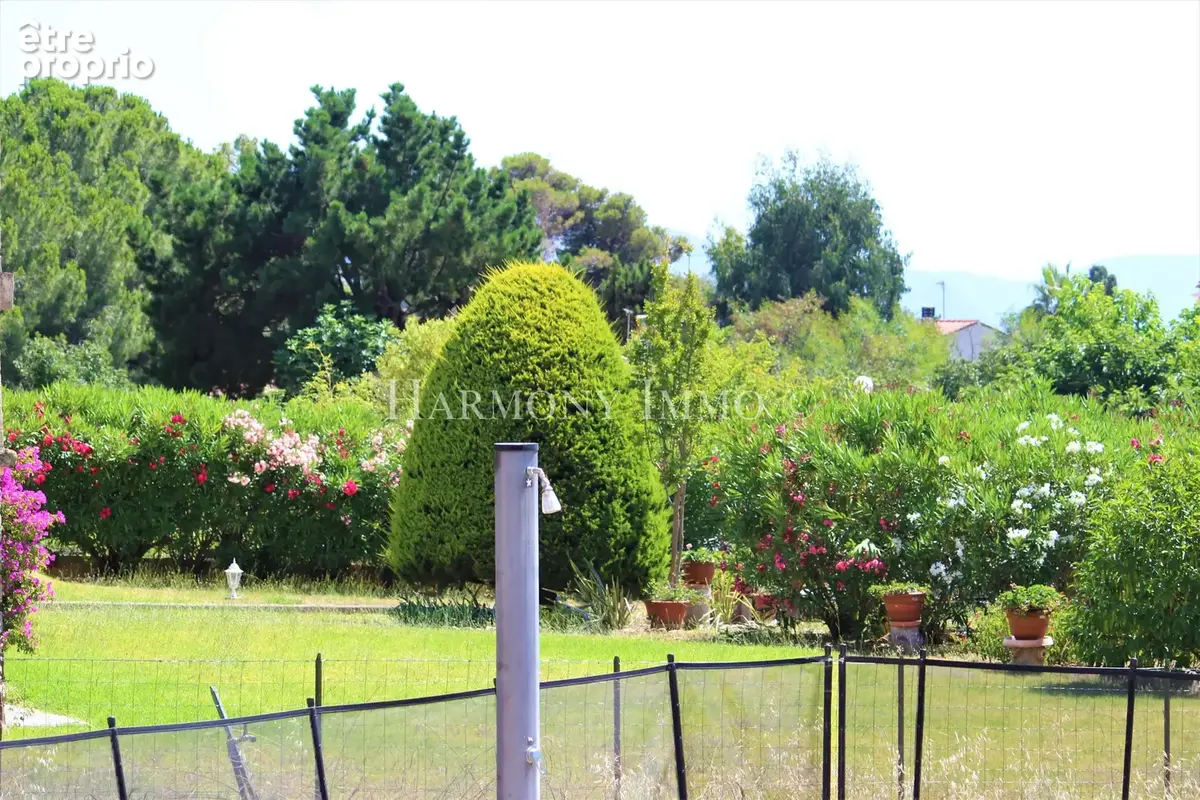 Grand T2 au calme, proche de la plage avec jardin & terrasse. - photo 5