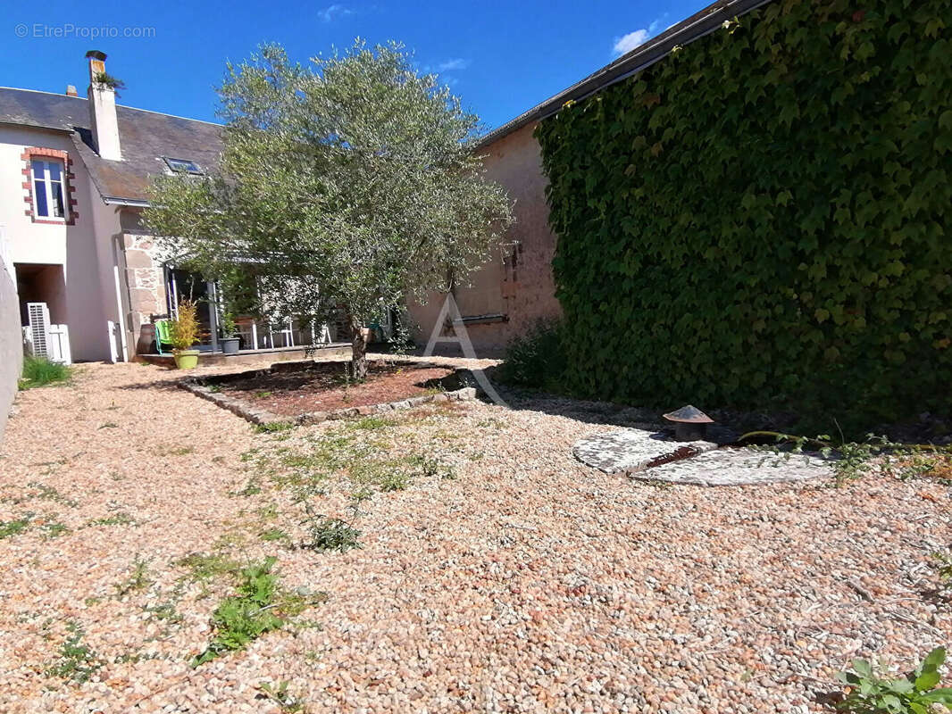 Maison à LES HERBIERS