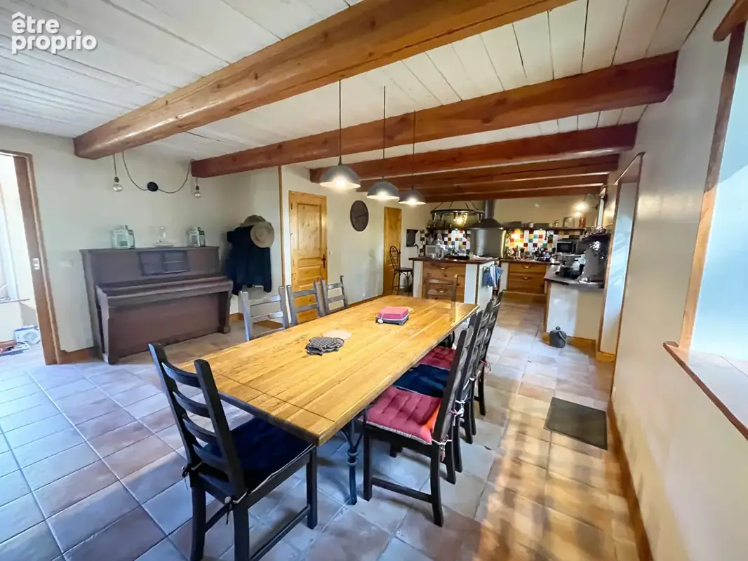 FINISTÈRE: Proche Huelgoat. Maison de caractère de 5/6 chambres avec terrain de 6 900 m². - photo 6
