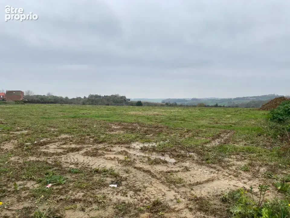 Terrain à SAINT-MARTIN-BOULOGNE