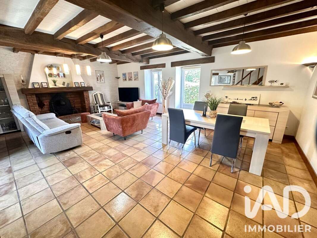 Maison 172 m² à Le Girouard  - photo 4