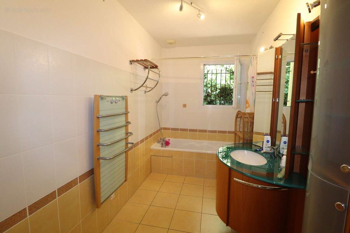 Maison à SAINT-JULIEN-EN-SAINT-ALBAN