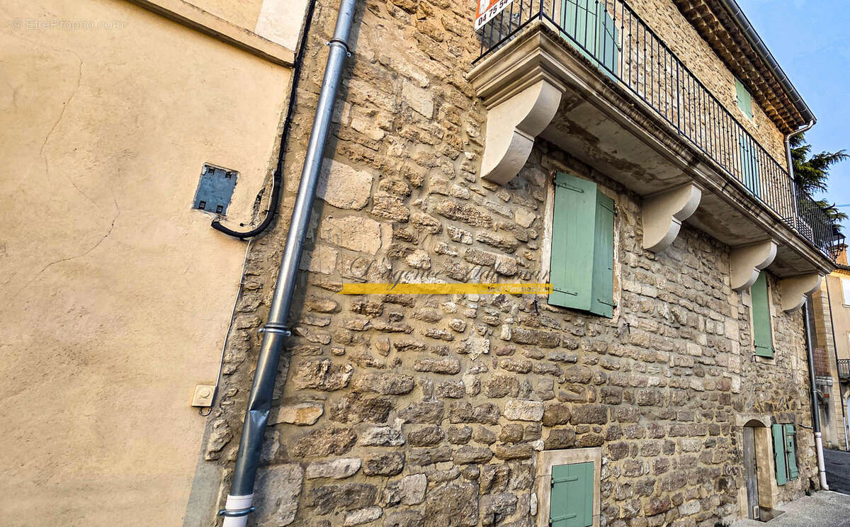 Maison à GRIGNAN