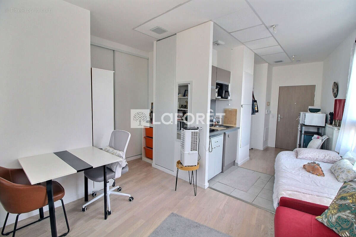 Appartement Rueil Malmaison 1 pièce(s) 28.17m2 - photo 3