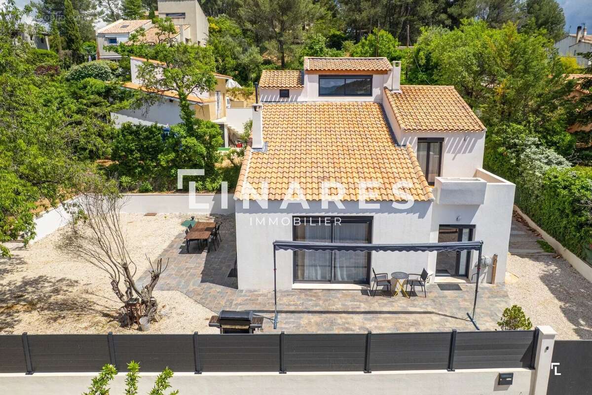 Maison à ROQUEVAIRE