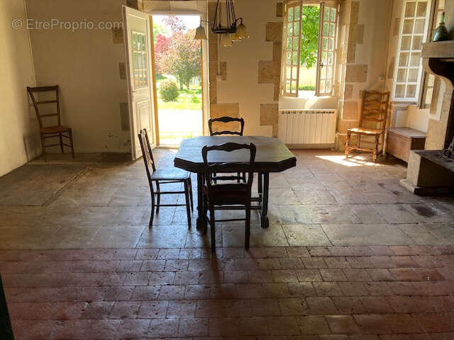 Maison à CHASSY