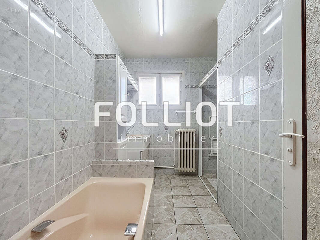 Maison à BRICQUEVILLE-SUR-MER