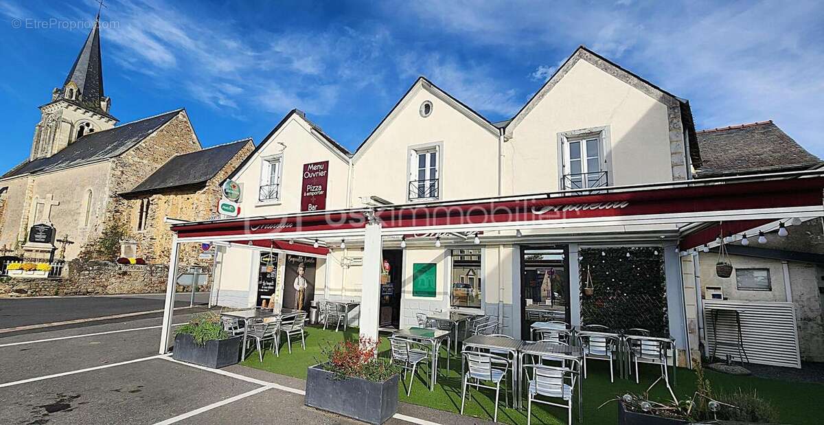 Commerce à SOULAIRE-ET-BOURG