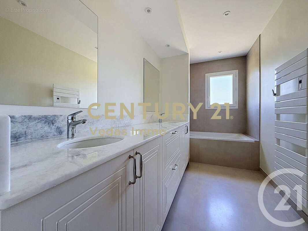 Maison 192 m² à Cournonterral  - photo 18