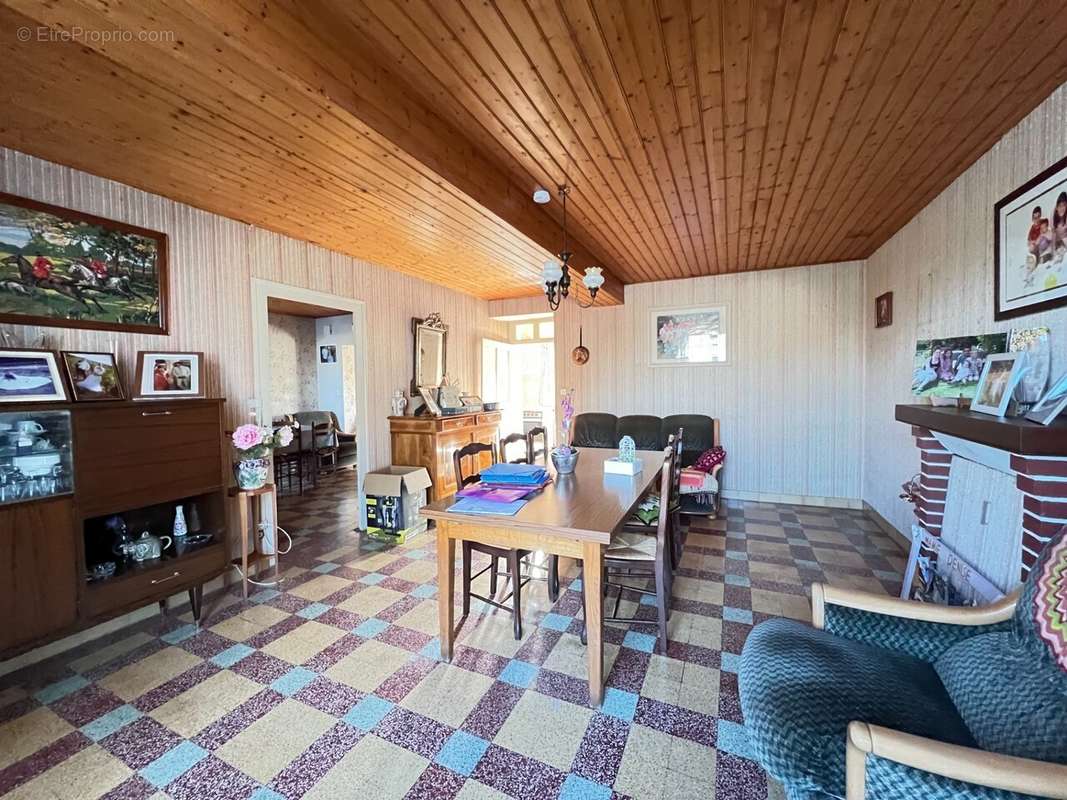 Maison à SAINT-GEORGES-DE-POINTINDOUX