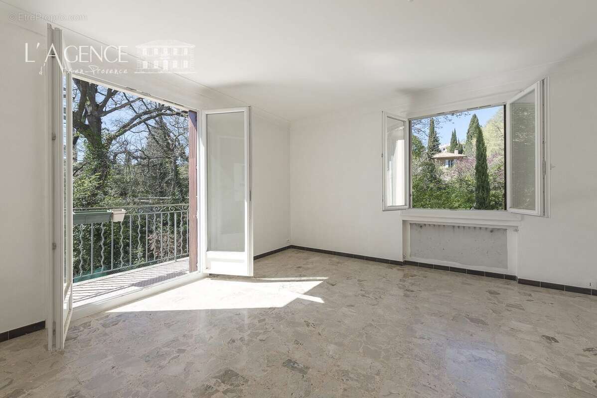 Maison 206 m² à Aix-En-Provence  - photo 4