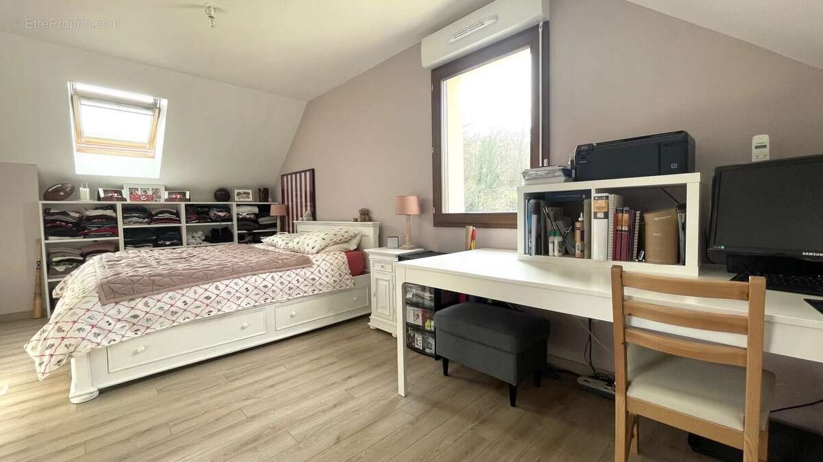 Appartement à MAFFLIERS