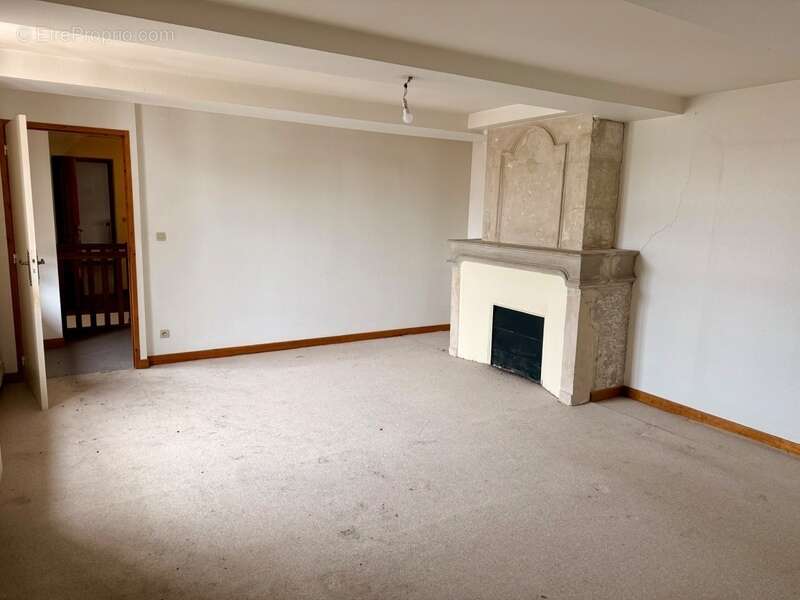 Appartement à WASSY