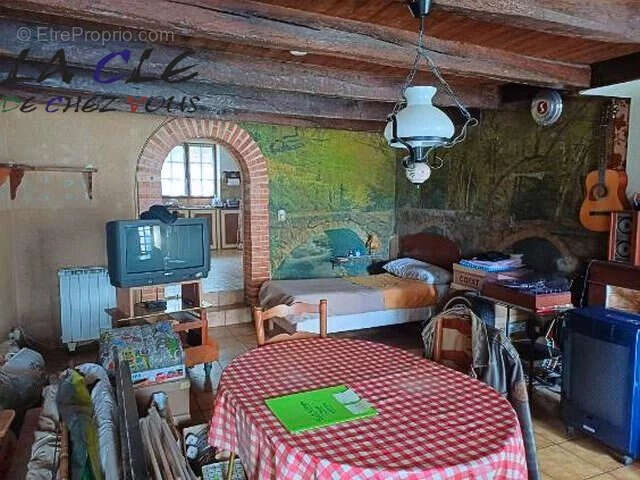 Maison à MONCOUTANT