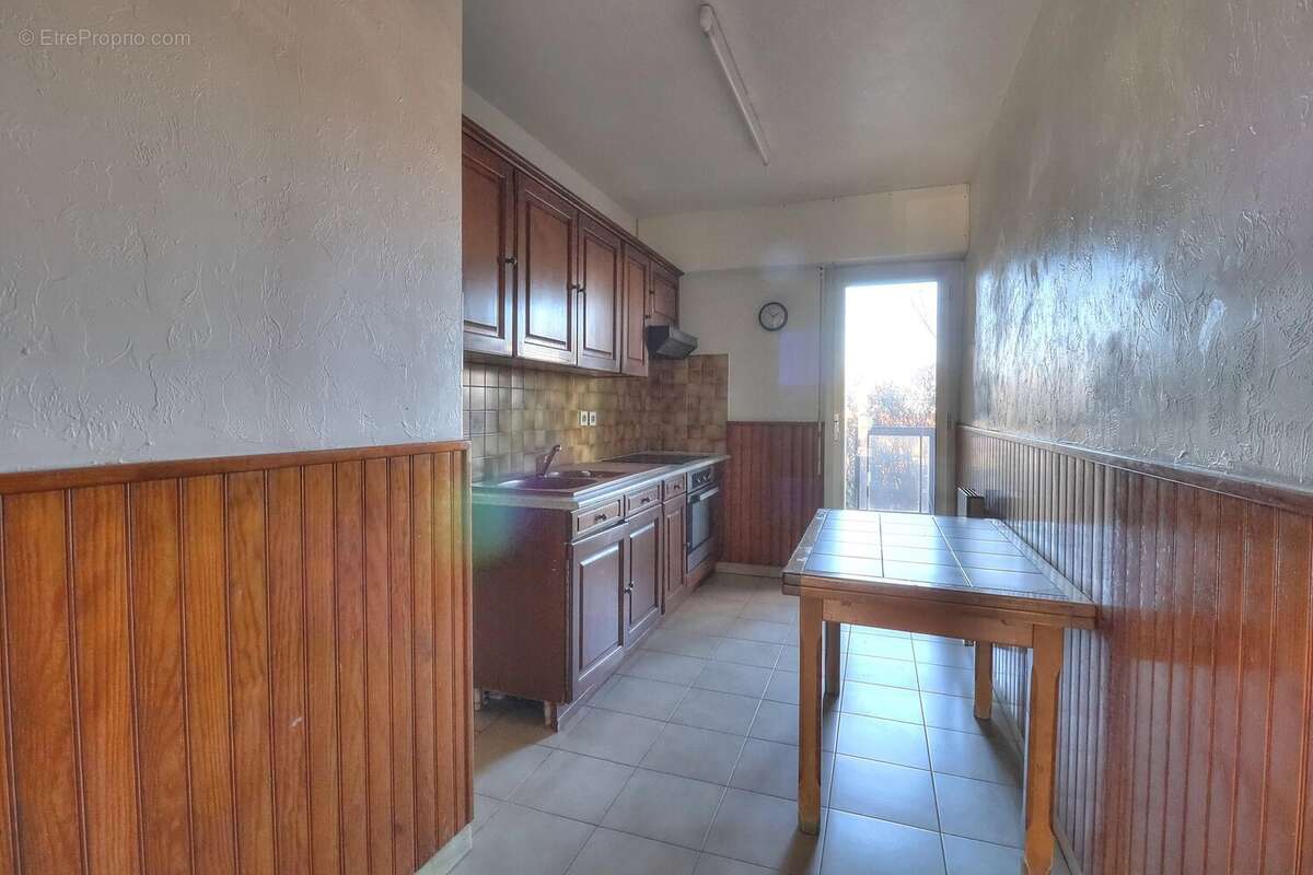 Cannes La Bocca – 3 pièces 67 m² avec vue mer et parking sécurisé - photo 4